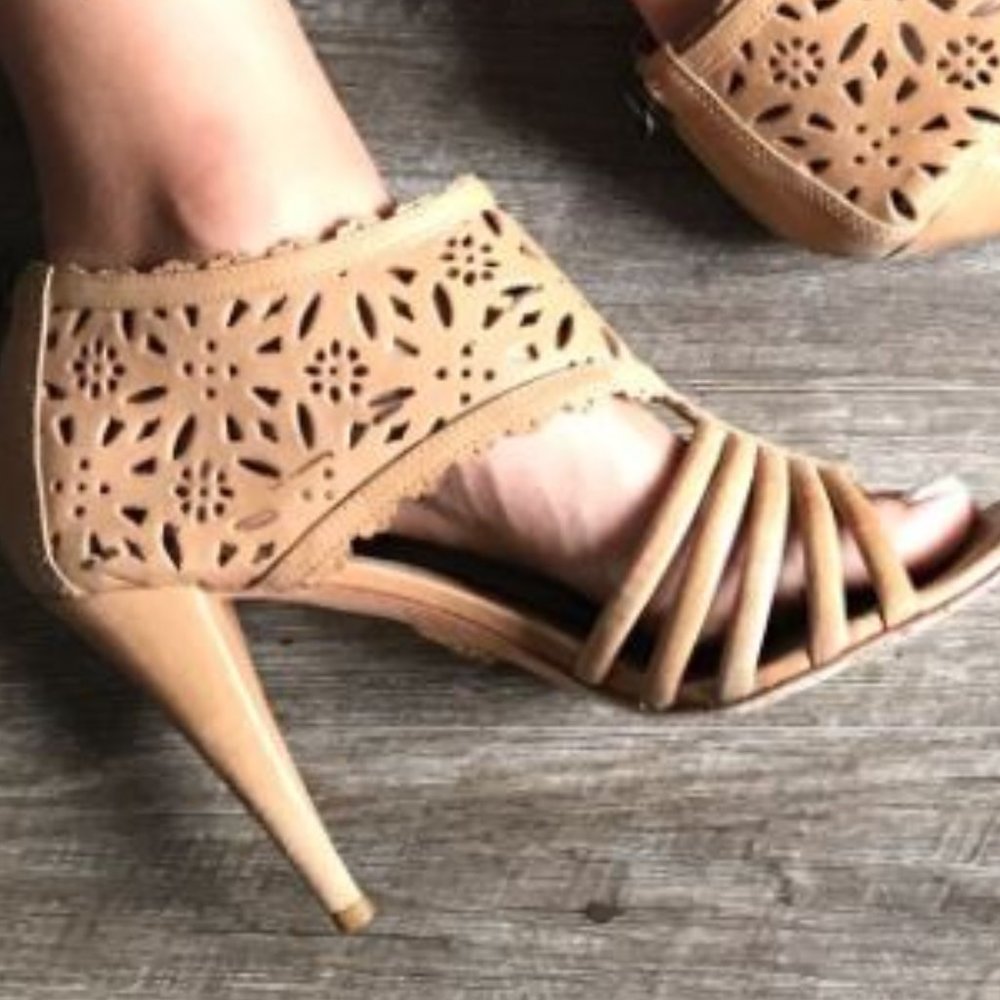 POUR LA VICTOIRE Heeled Sandal - 6 (PRE-OWNED)